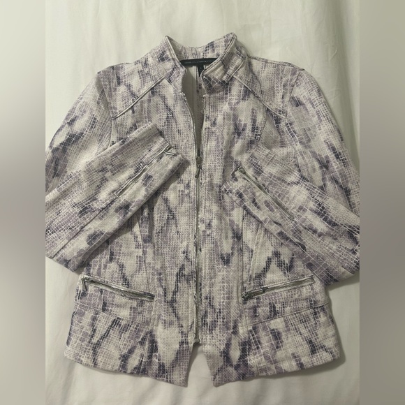 White House Black Market Jackets & Blazers - White House Black Market Animal Print Zip Jacket Women’s size 6